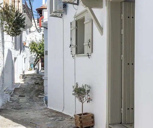 Liviana House - Perfectly Located In *